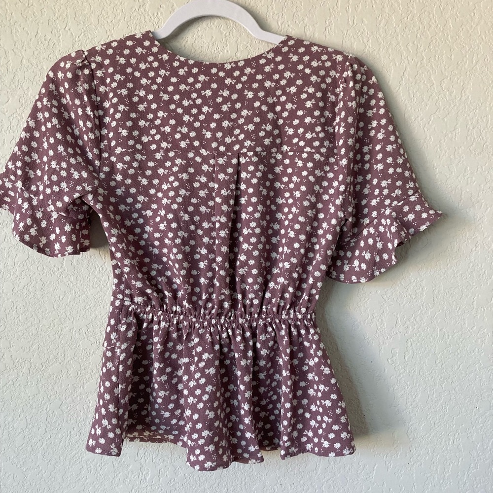 Purple blouse flutter sleeve - Picture 2 of 5